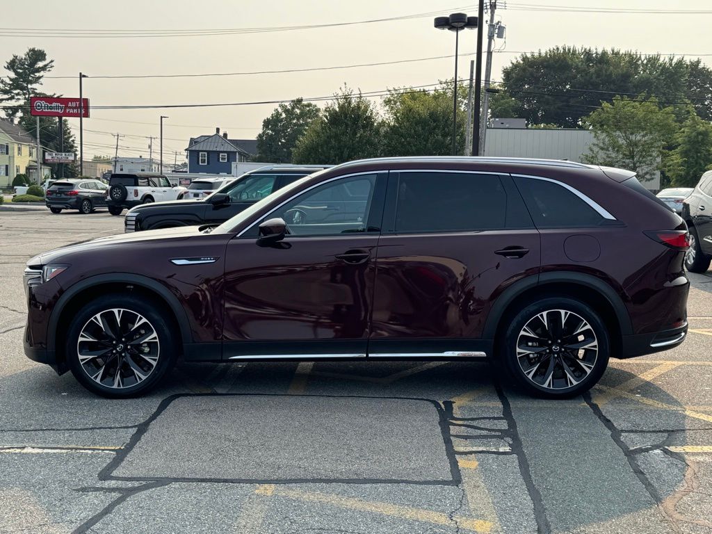2024 Mazda CX-90 Plug-in Hybrid Premium Plus photo 2