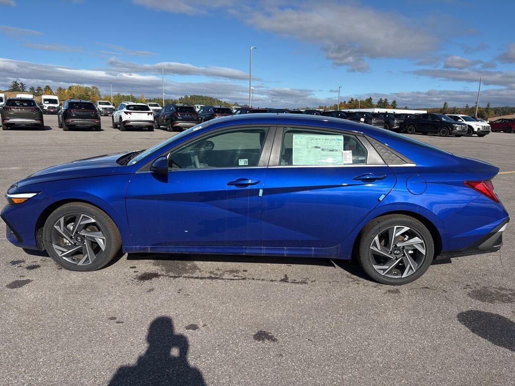 New 2025 Hyundai Elantra SEL Convenience Sedan