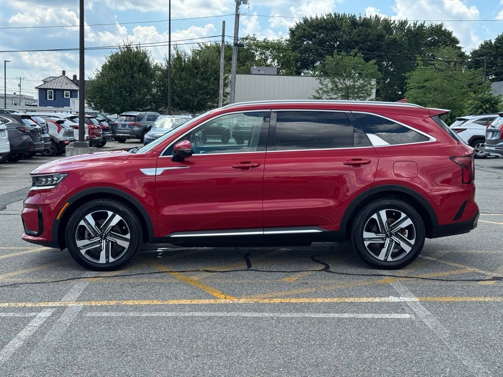 2022 Kia Sorento Plug-In Hybrid SX photo 2