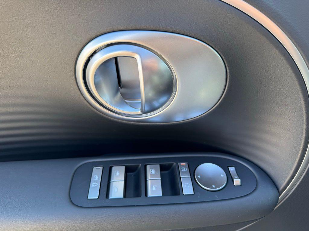 2026 Hyundai IONIQ 9 SE - Photo 16