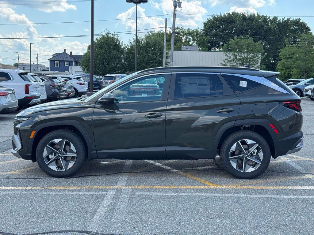 2025 Hyundai Tucson SEL photo 2