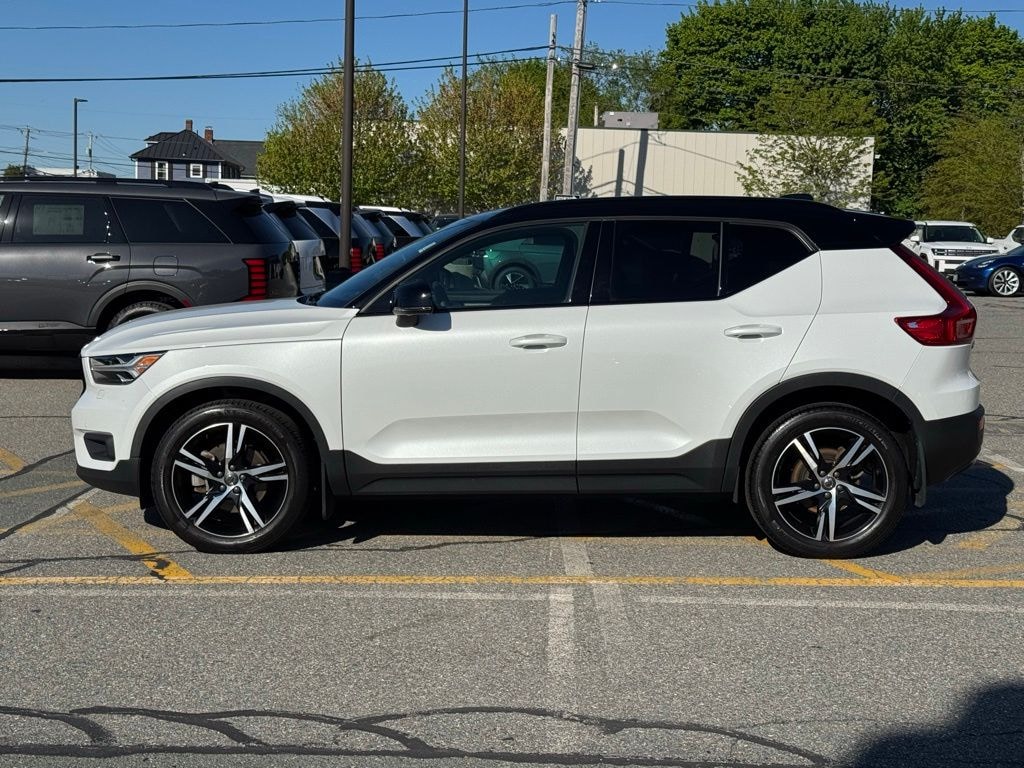 Used 2022 Volvo XC40 R-Design SUV