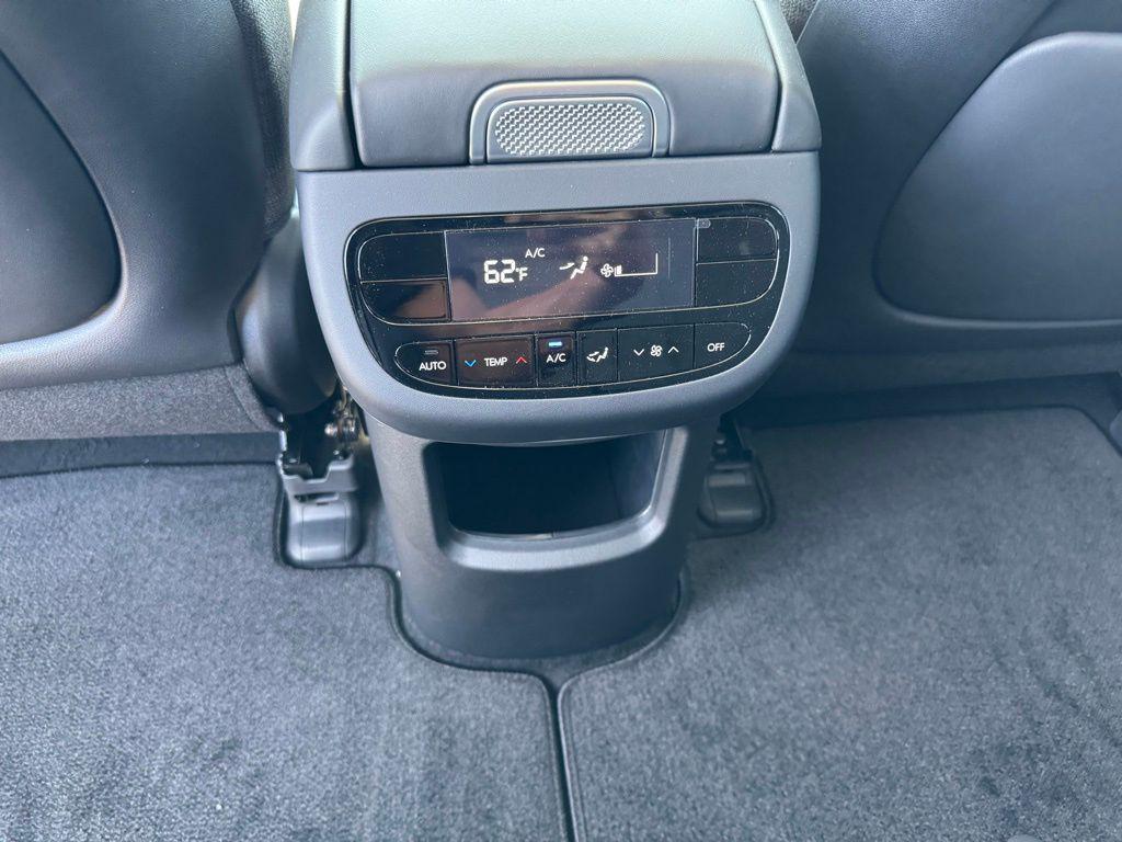 2026 Hyundai IONIQ 9 SE - Photo 13