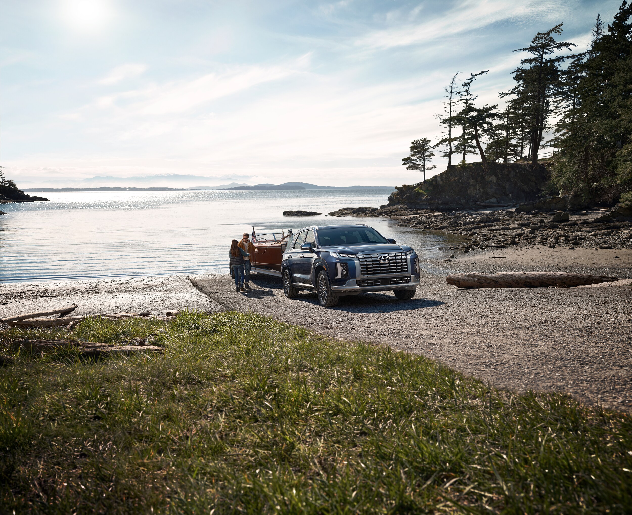 Hyundai Palisade towing a boat