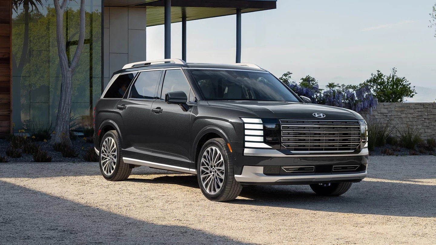  2026 Hyundai Palisade Hybrid parked at home