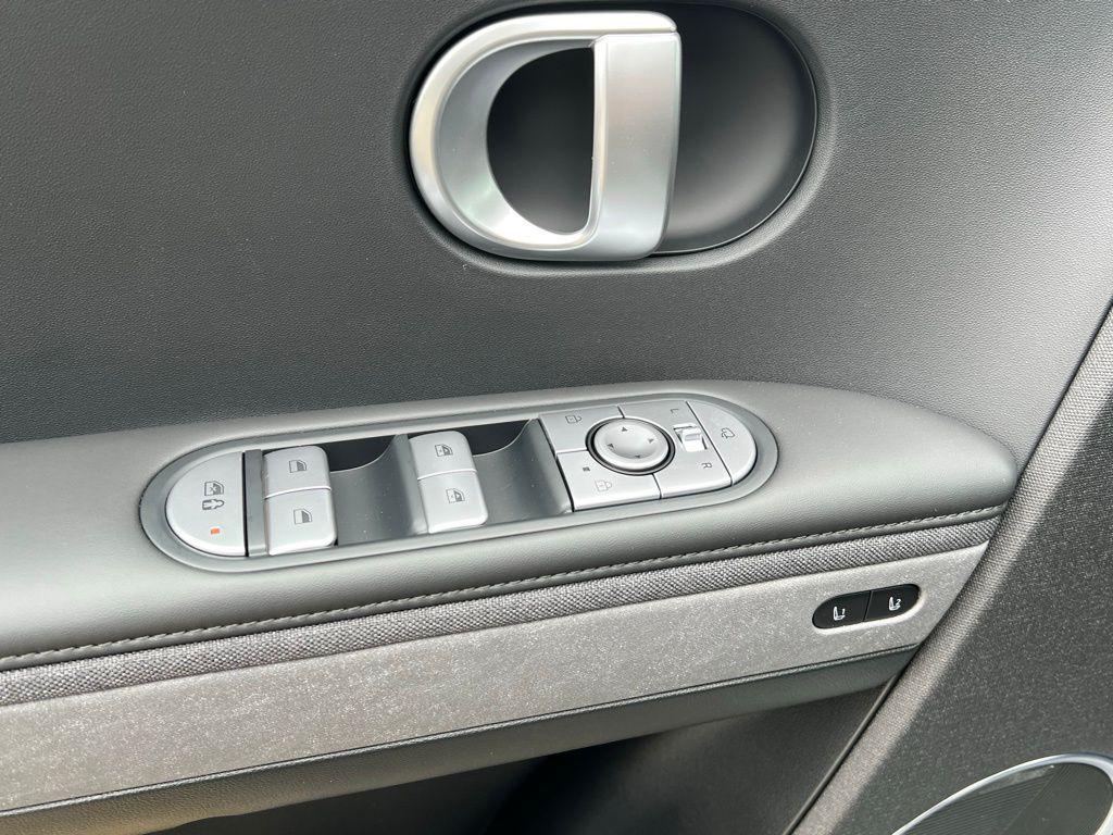 2024 Hyundai IONIQ 5 Limited - Photo 15