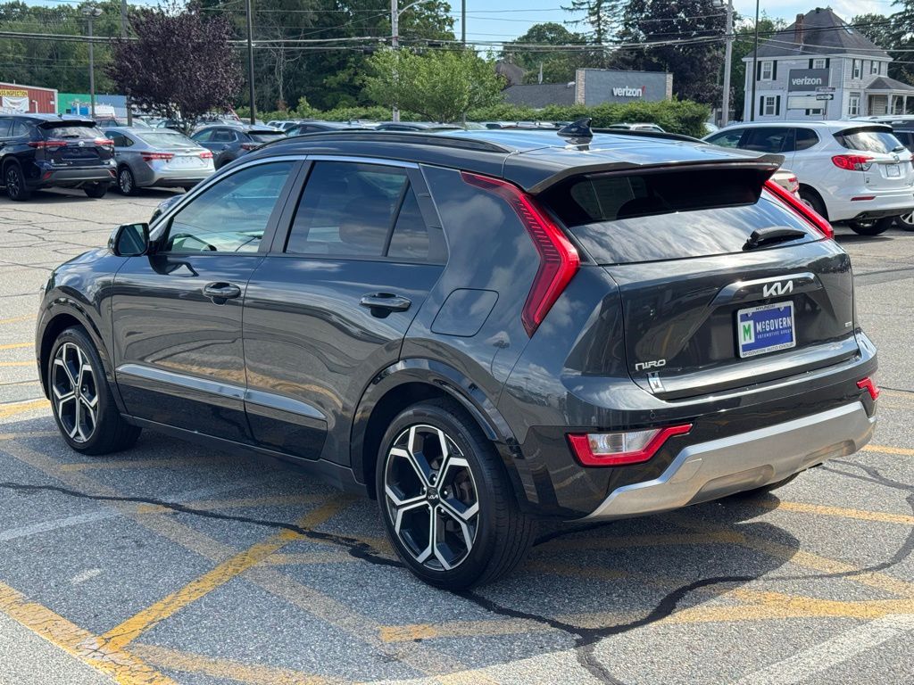 2023 Kia Niro EX Touring photo 3