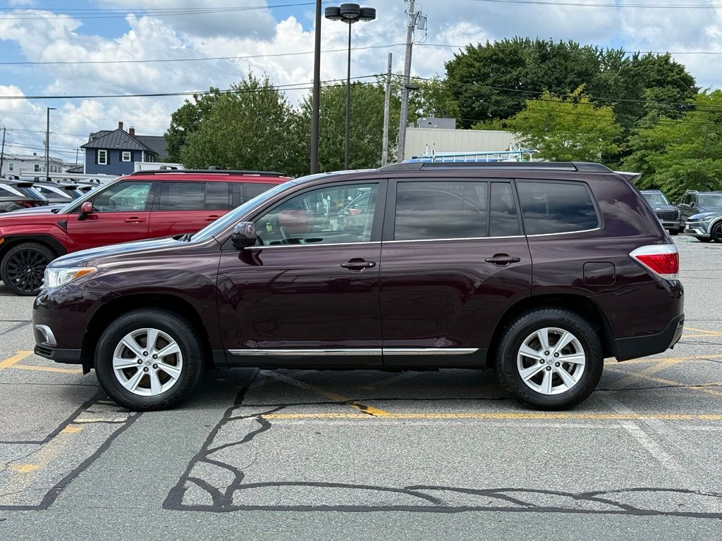 Used 2012 Toyota Highlander SE with VIN 5TDBK3EH9CS121064 for sale in Milford, MA