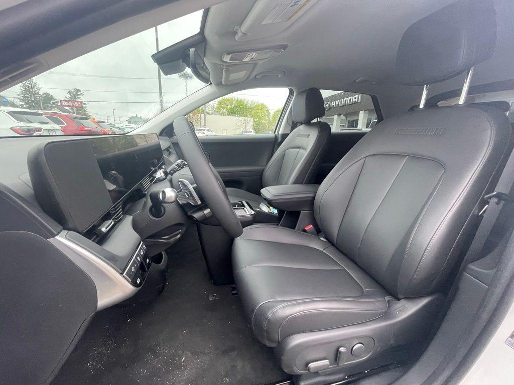 2025 Hyundai IONIQ 5 SEL - Photo 17