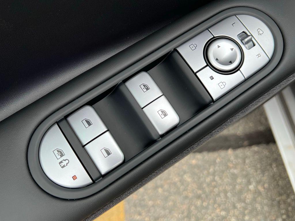 2024 Hyundai IONIQ 5 Limited - Photo 16