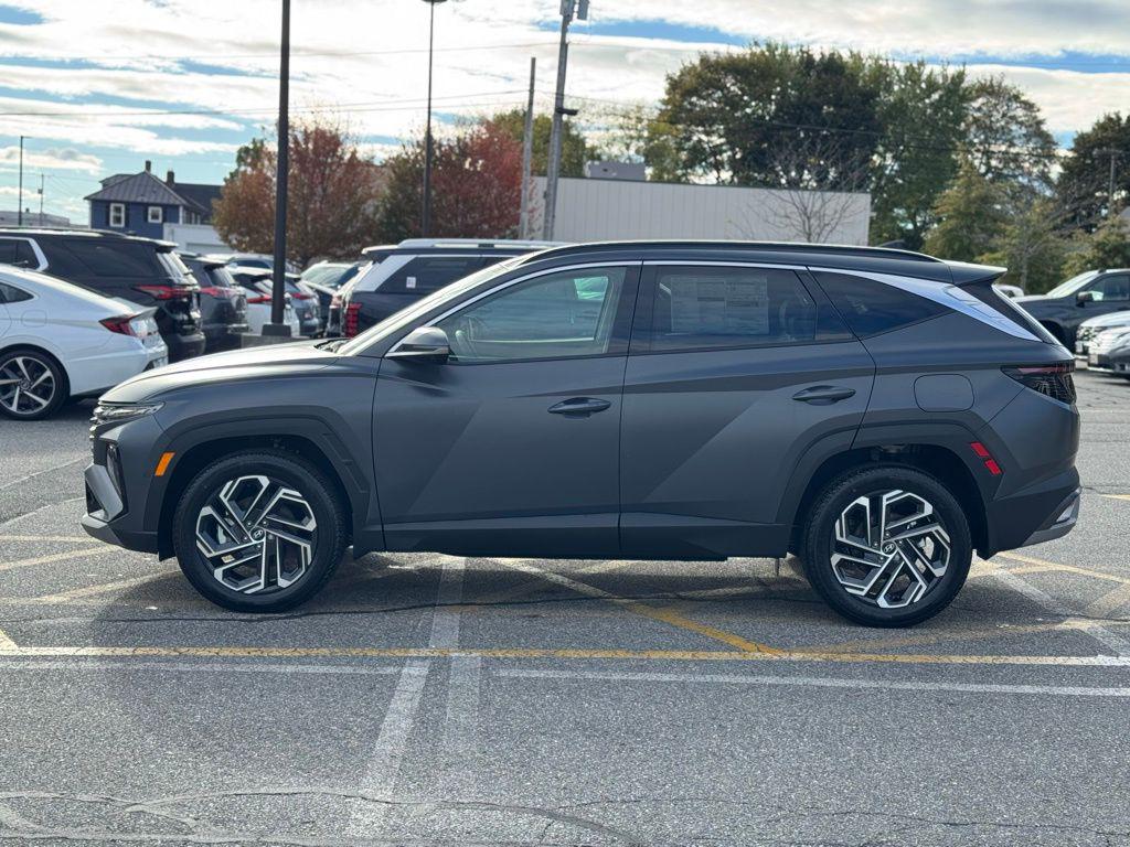 2025 Hyundai Tucson Limited photo 2