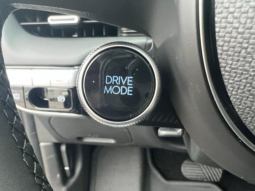 2024 Hyundai IONIQ 5 Limited - Photo 30