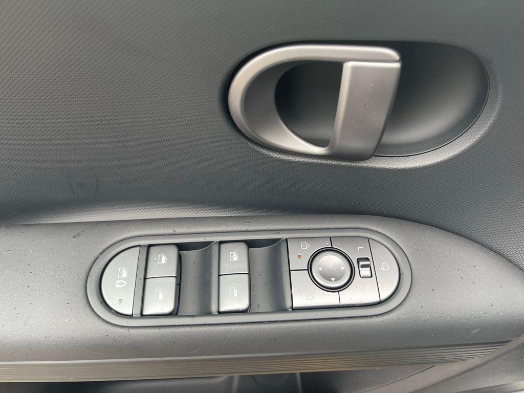 2025 Hyundai IONIQ 5 SEL - Photo 16