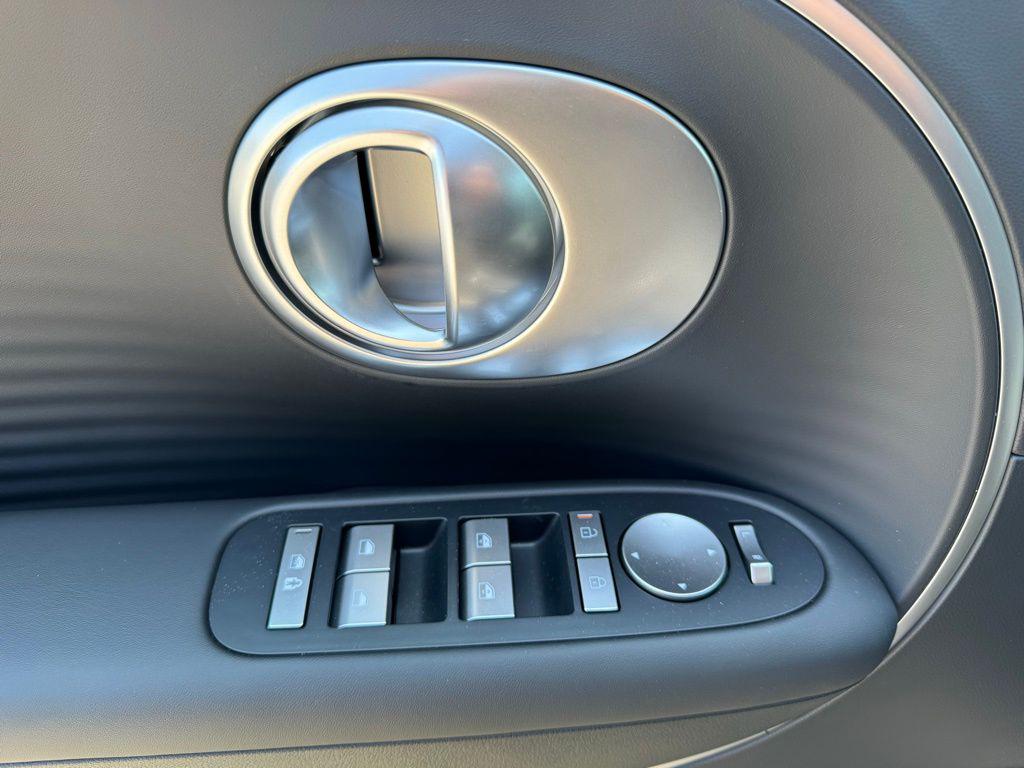 2026 Hyundai IONIQ 9 SE - Photo 16
