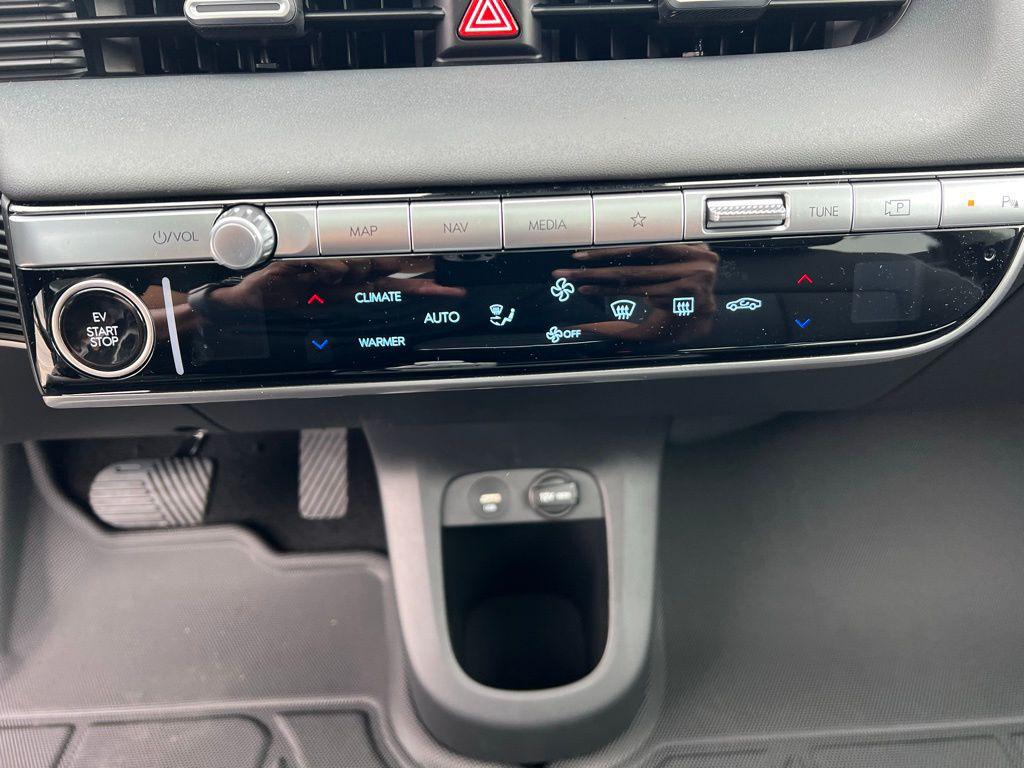 2024 Hyundai IONIQ 5 Limited - Photo 23