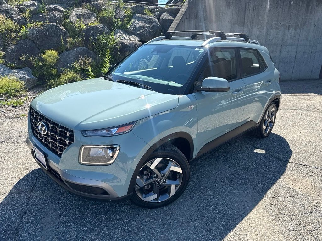 Used 2025 Hyundai Venue SEL SUV