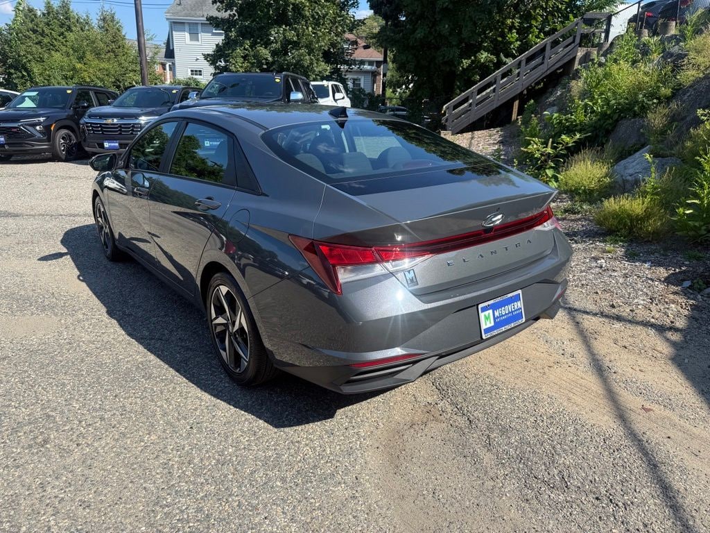 Used 2023 Hyundai Elantra SEL Sedan