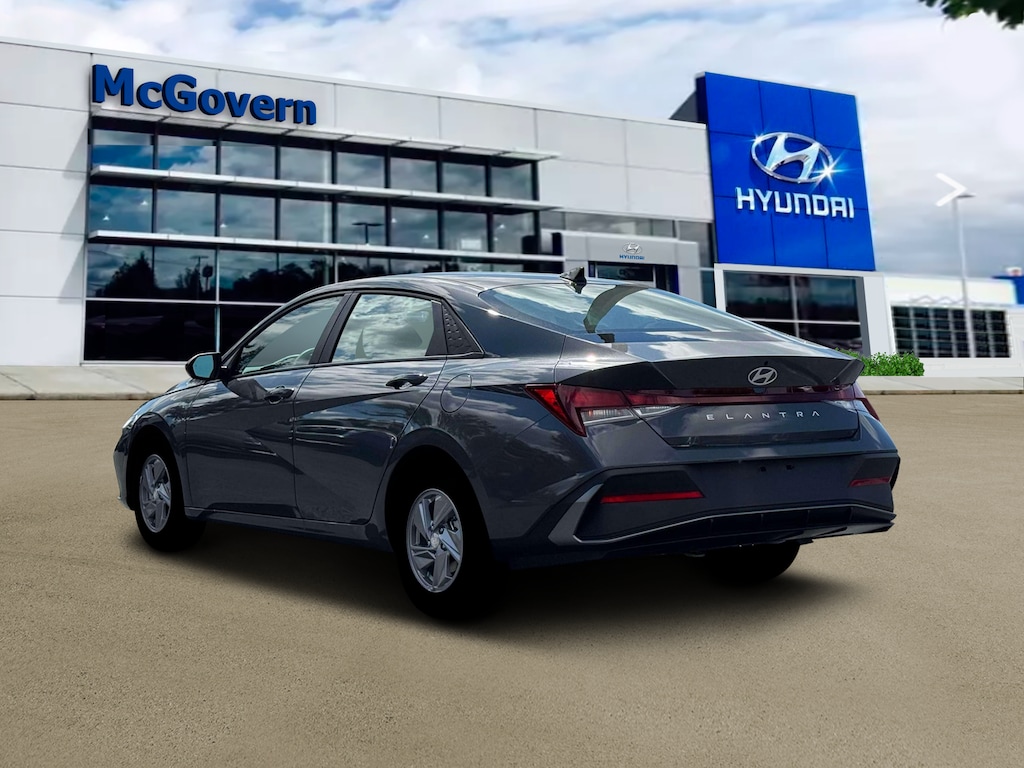 New 2026 Hyundai Elantra SE Sedan