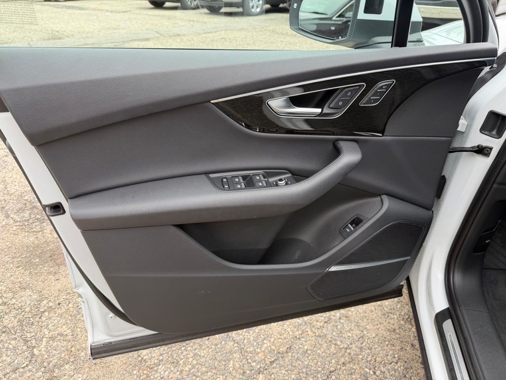 2022 Audi Q7 Premium Plus - Photo 10