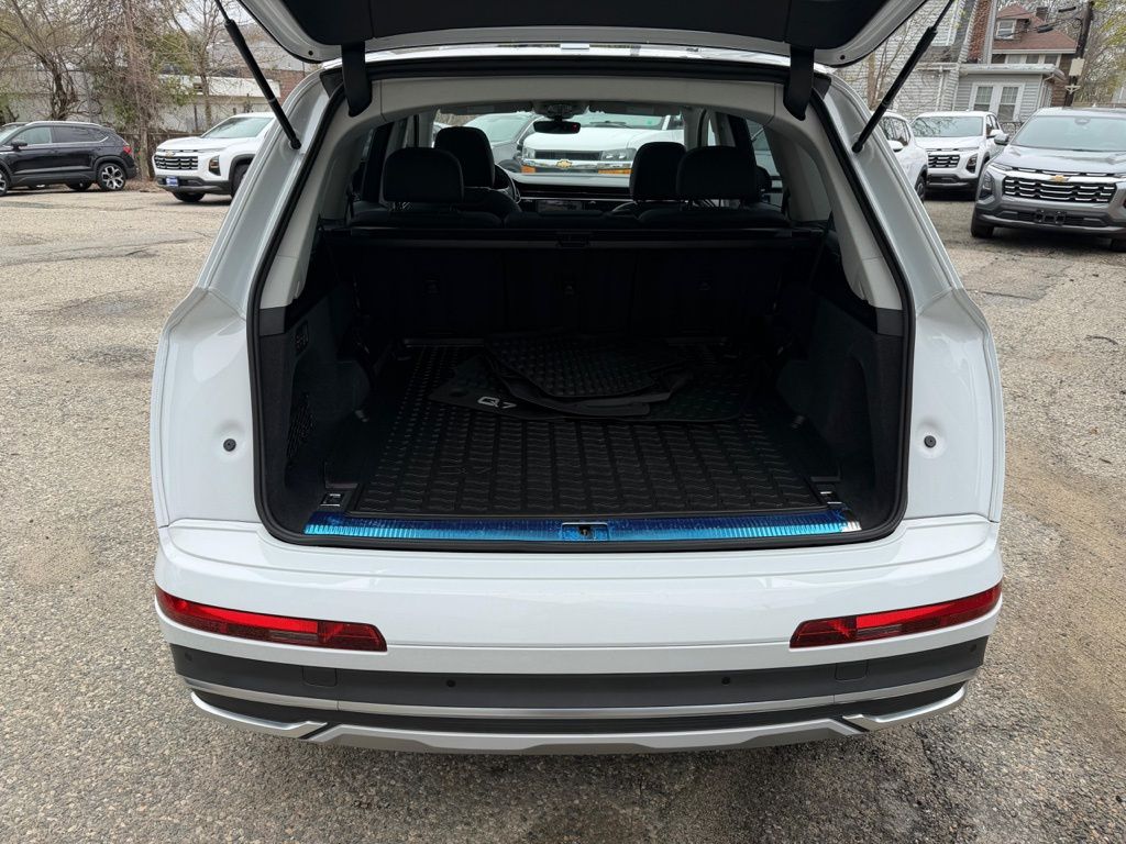 2022 Audi Q7 Premium Plus - Photo 5