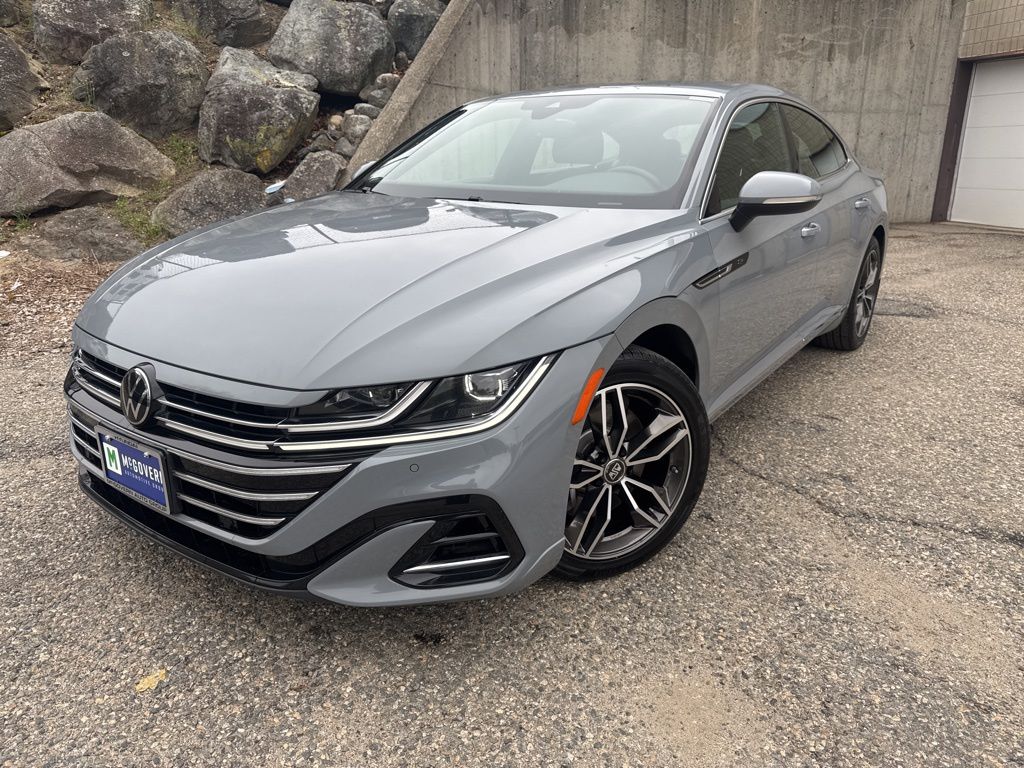 2023 Volkswagen Arteon SE R-LINE's photo