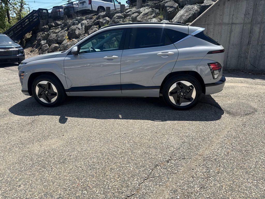 Used 2024 Hyundai Kona EV Limited with VIN KM8HE3A6XRU006432 for sale in Arlington, MA