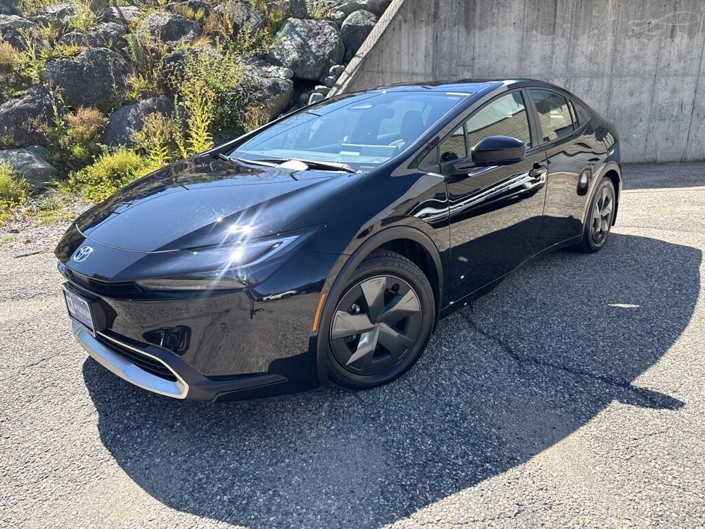 Used 2025 Toyota Prius Plug-in Hybrid SE Hatchback