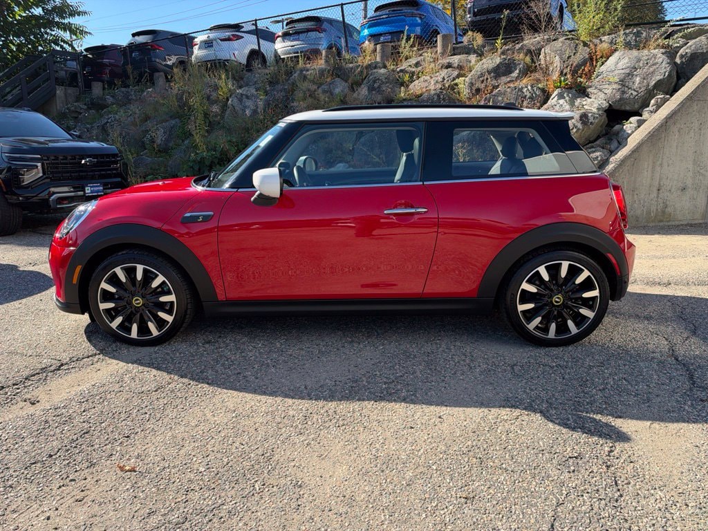 Used 2024 MINI Hardtop 2 Door SE with VIN WMW13DJ06R2V25175 for sale in Arlington, MA