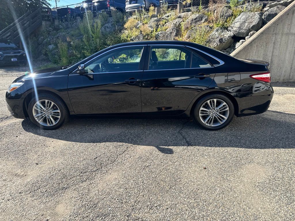 Used 2015 Toyota Camry SE Sedan