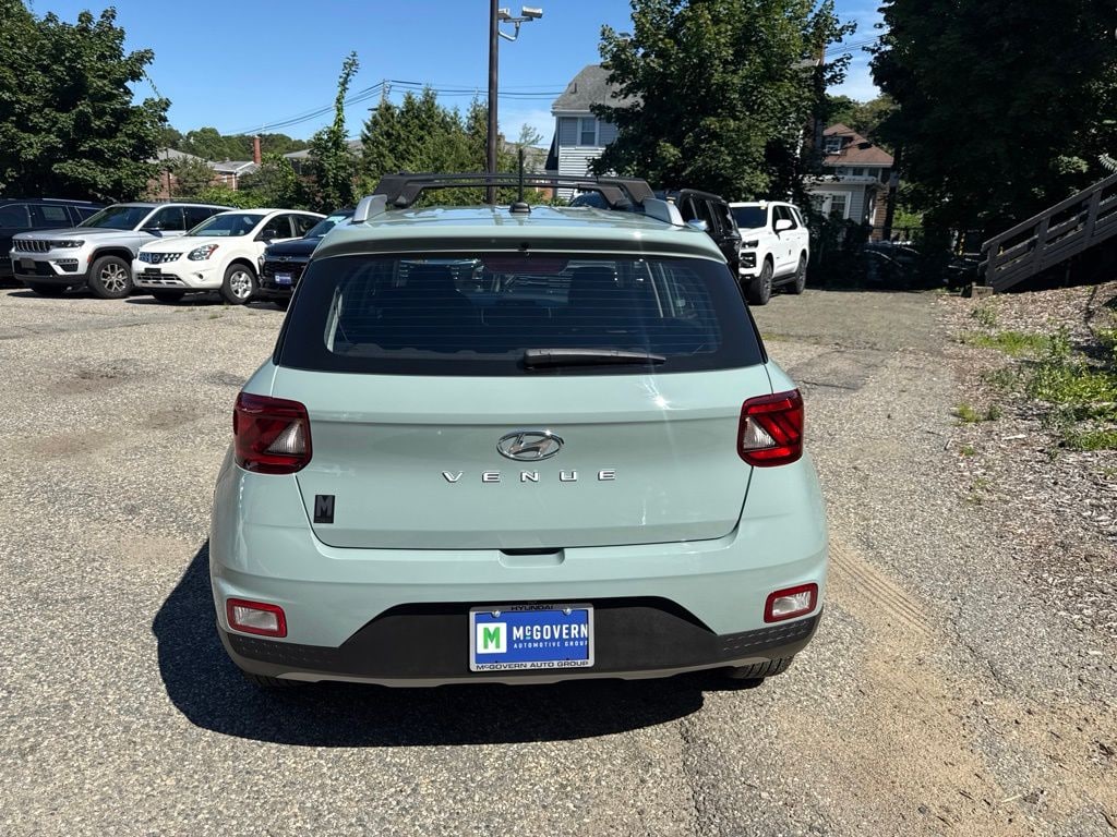 Used 2025 Hyundai Venue SEL SUV