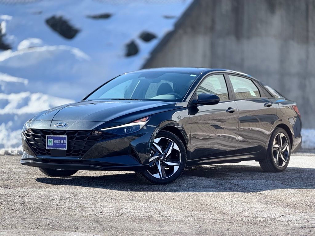 Used 2023 Hyundai Elantra SEL Sedan