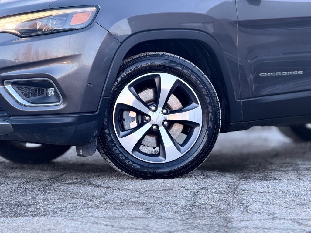 Used 2019 Jeep Cherokee Limited 4x4 SUV