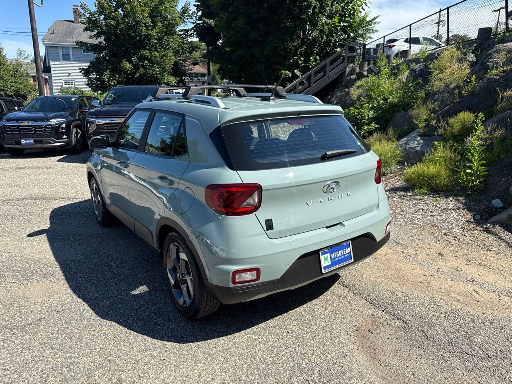 Used 2025 Hyundai Venue SEL SUV