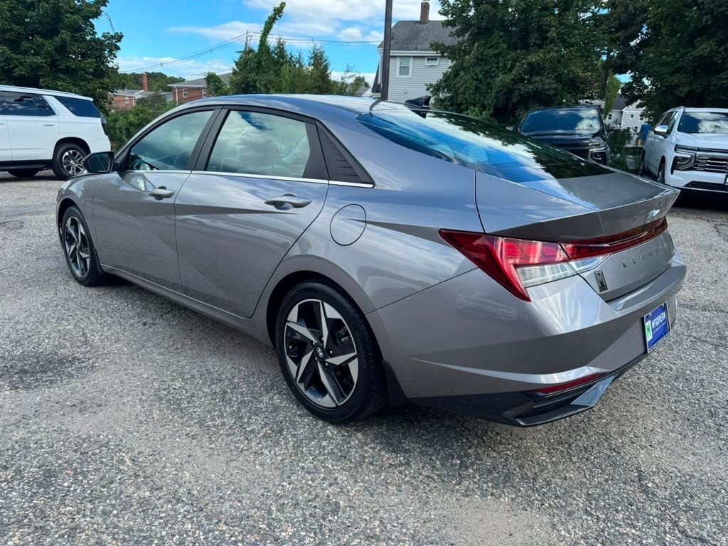 Used 2023 Hyundai Elantra Limited Sedan