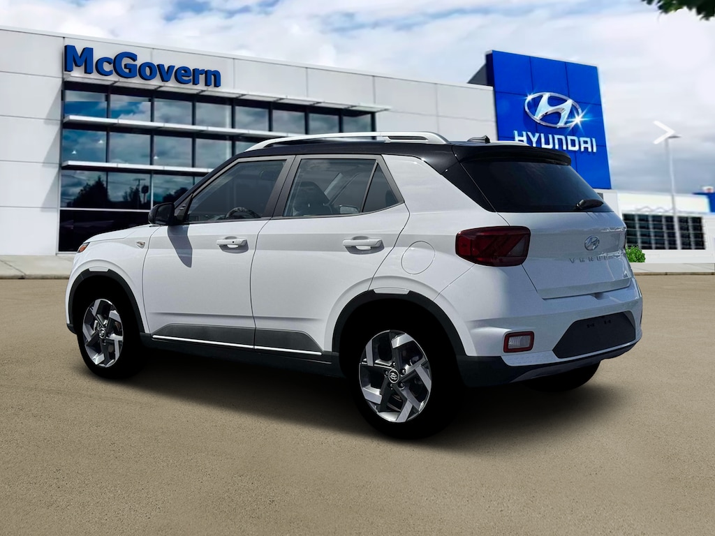 New 2026 Hyundai Venue SEL w/Two-Tone Roof SUV