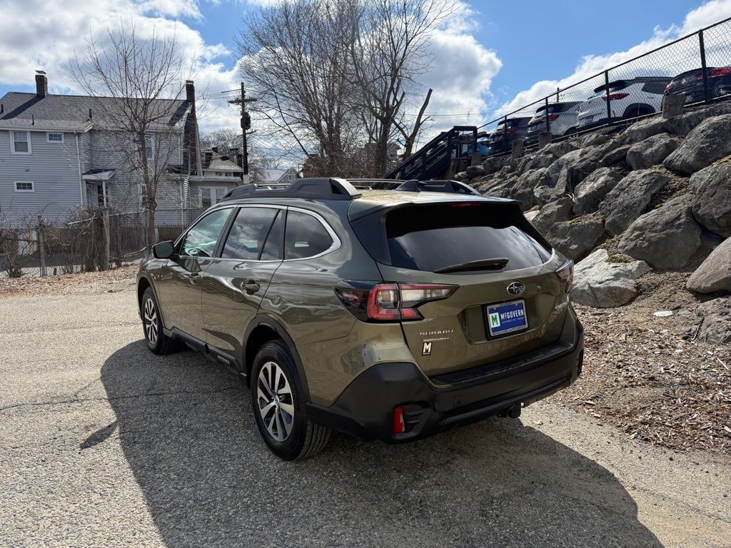 Used 2022 Subaru Outback Premium SUV