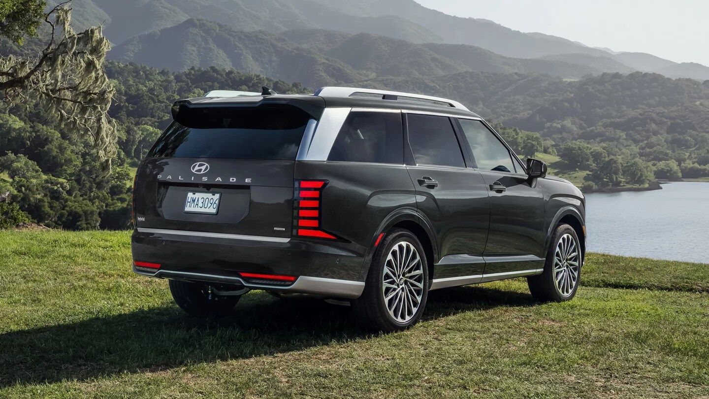 2026 Hyundai Palisade Hybrid overlooking a lake