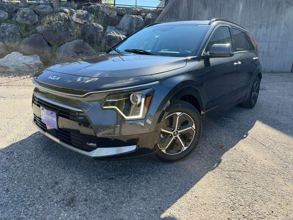 2023 Kia Niro SX HEV's photo