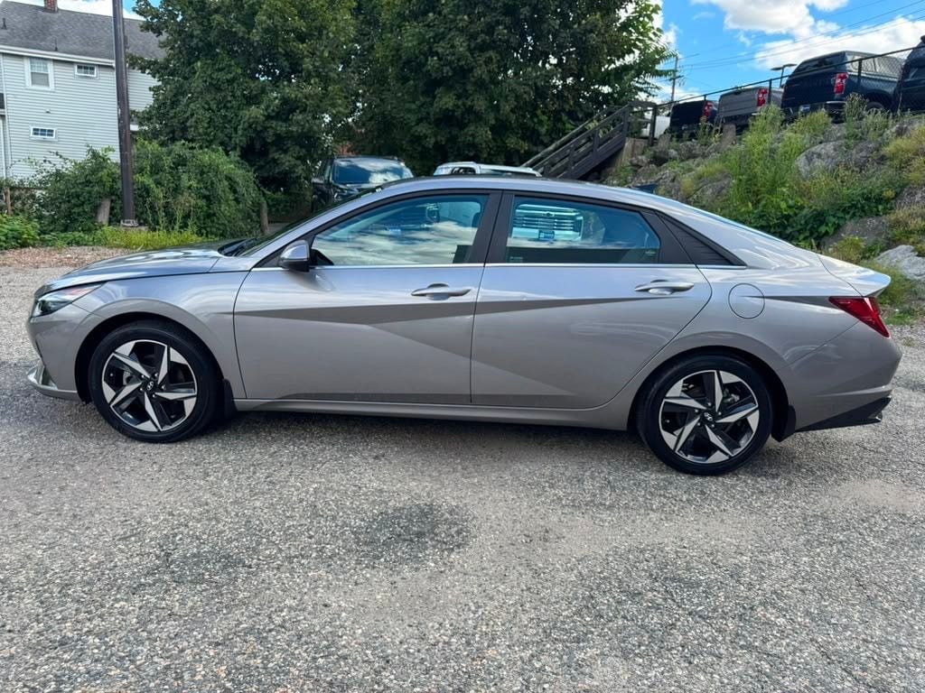 Used 2023 Hyundai Elantra Limited Sedan