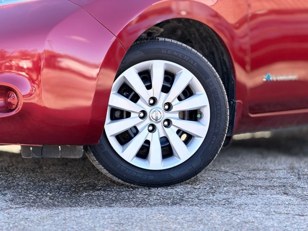 Used 2014 Nissan LEAF S Hatchback