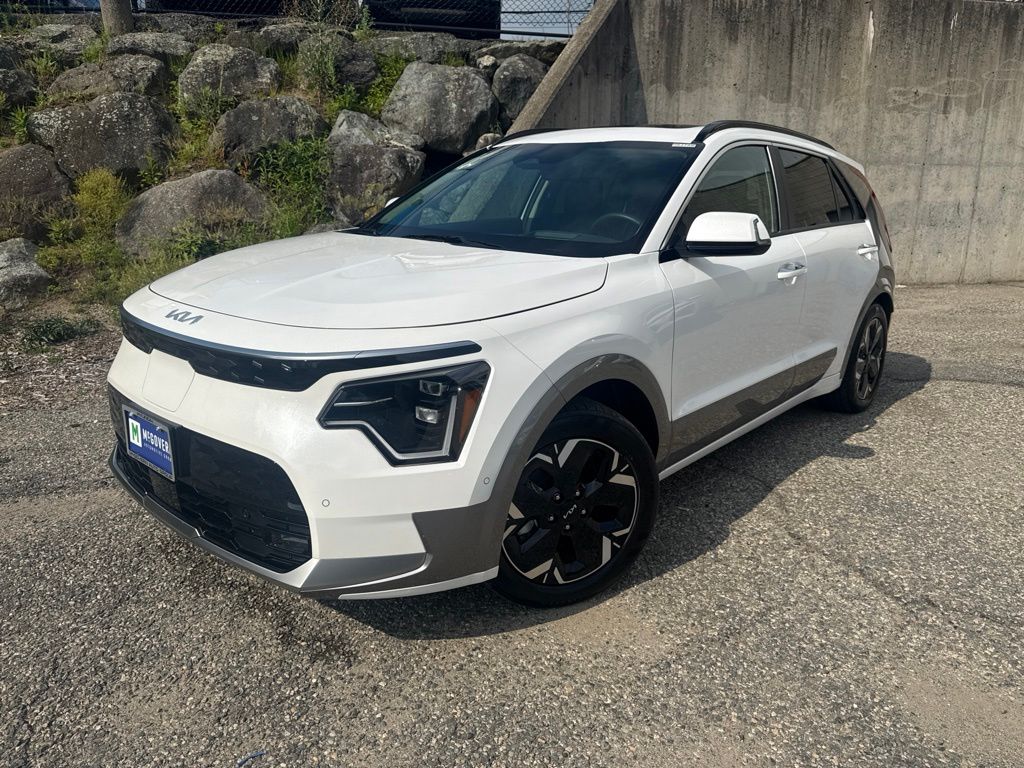 Used 2023 Kia Niro Wave with VIN KNDCT3L18P5043119 for sale in Arlington, MA