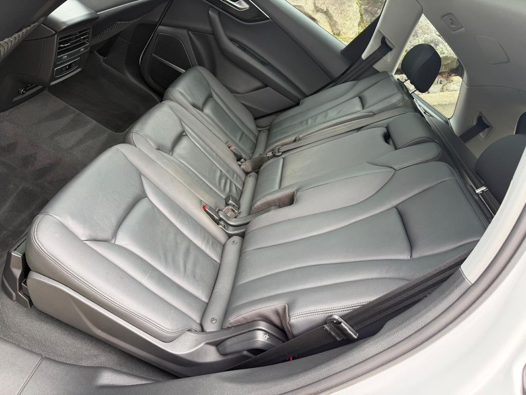 2022 Audi Q7 Premium Plus - Photo 19