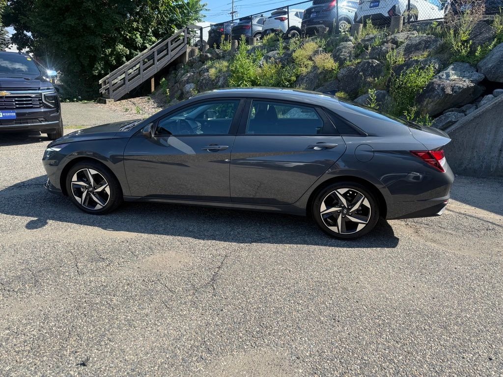 Used 2023 Hyundai Elantra SEL Sedan