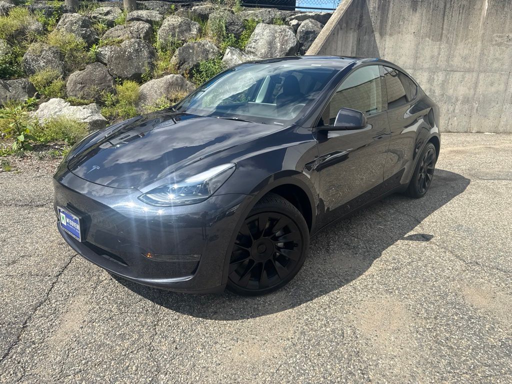 Used 2024 Tesla Model Y Long Range with VIN 7SAYGDEE3RA274785 for sale in Arlington, MA