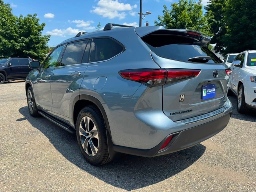 Used 2022 Toyota Highlander XLE SUV