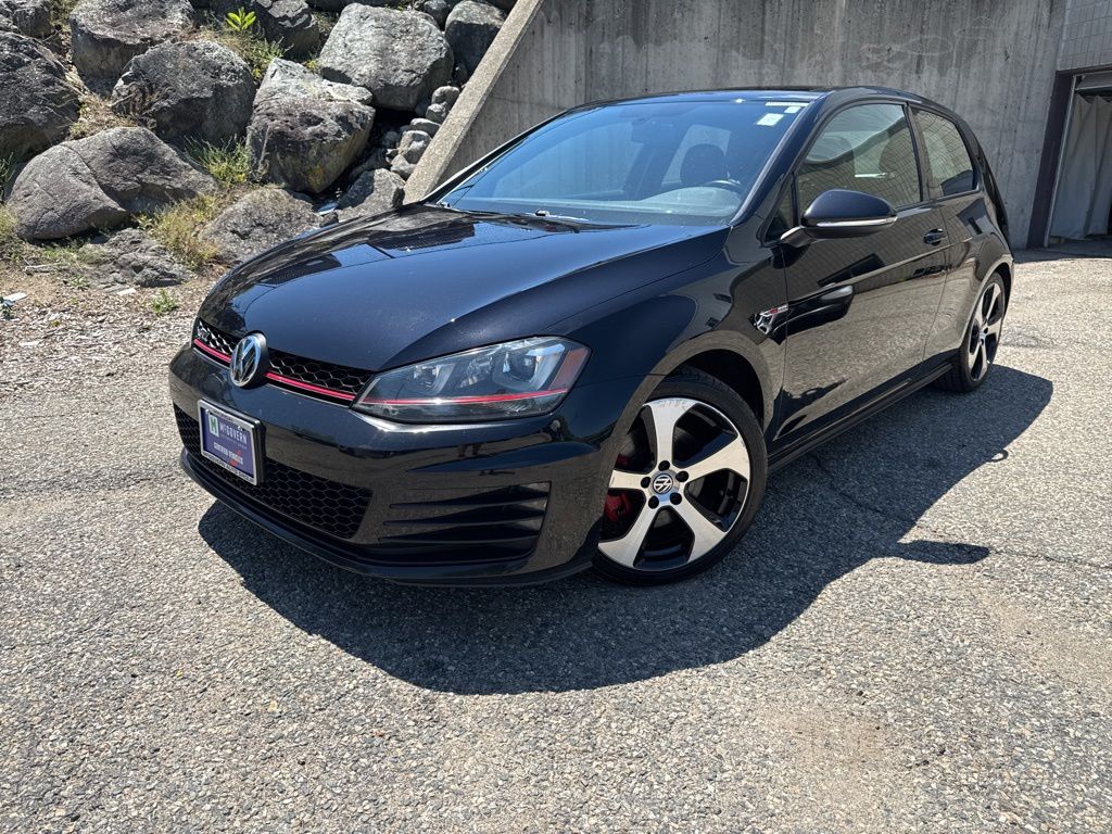 2015 Volkswagen Golf GTI 2.0T SE 2-door PZEV's photo