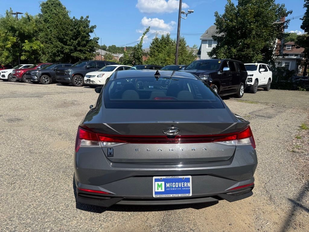 Used 2023 Hyundai Elantra SEL Sedan