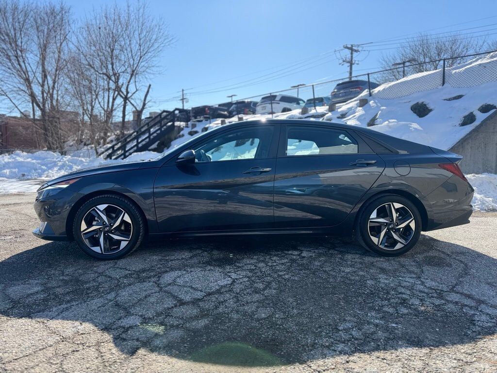Used 2023 Hyundai Elantra SEL Sedan