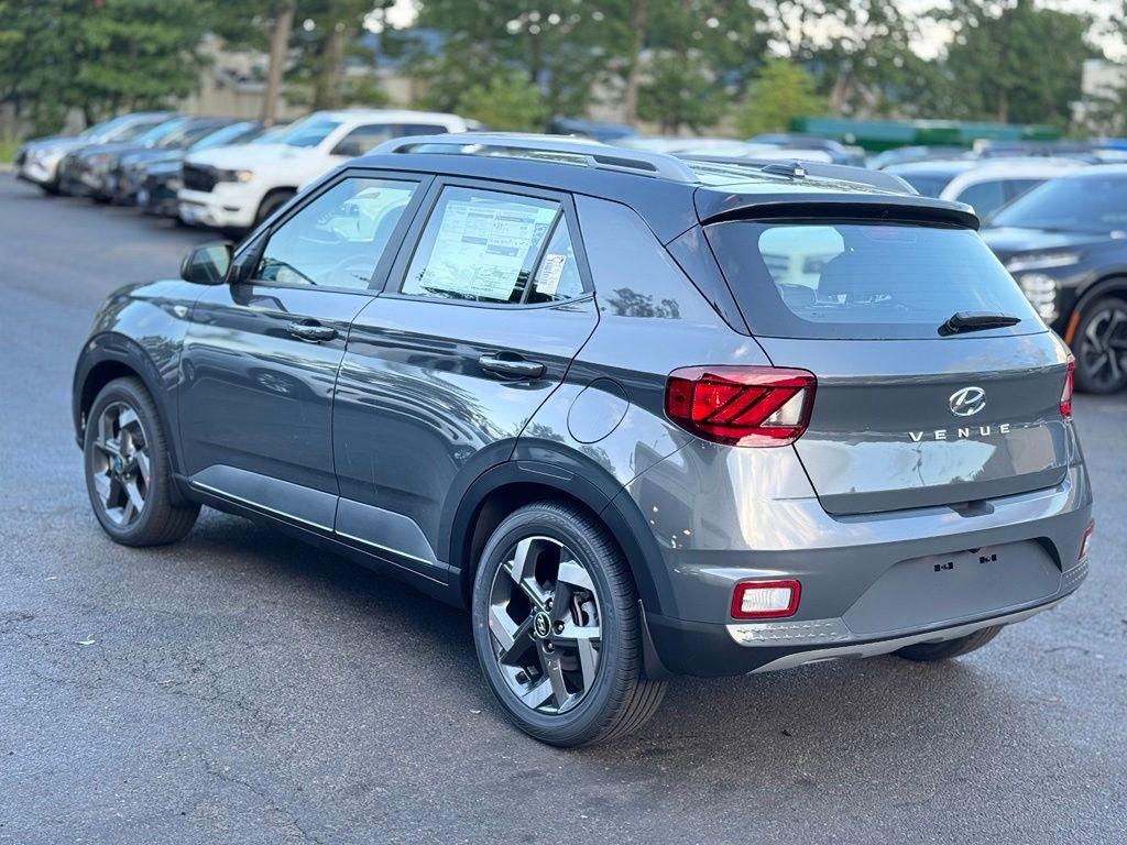 New 2026 Hyundai Venue SEL w/Two-Tone Roof SUV