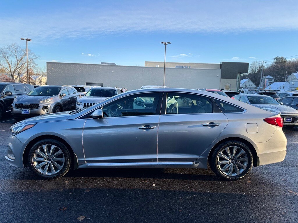 2017 Hyundai Sonata Sport photo 2